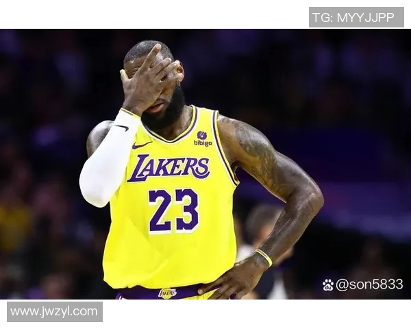 天勾贾巴尔与尤因的传奇对决：篮球历史上的巅峰时刻解析